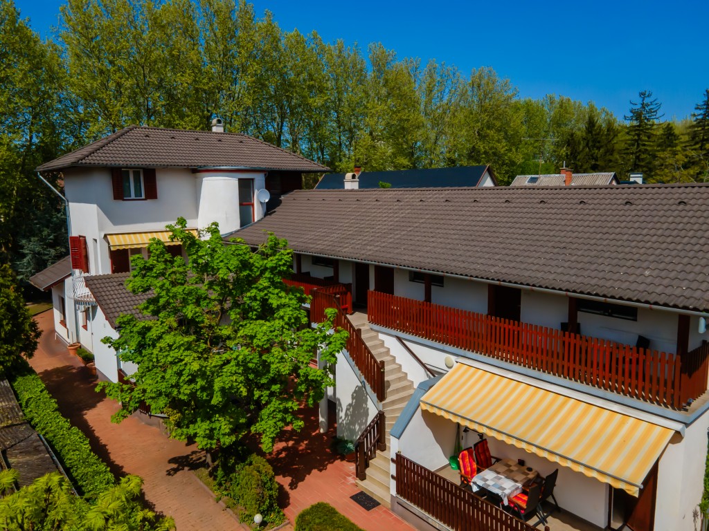 Szabad strandhoz, centrumhoz közeli klímás apartmanok